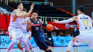  老将复出首秀砍下两双引喝彩