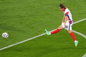  丘里奇克罗地亚火炮，多哈公开赛决胜盘惊险取胜