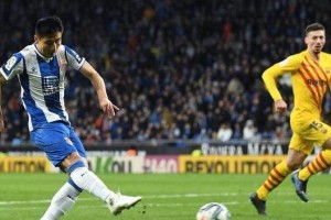  武磊破门海港击败申花夺超级杯