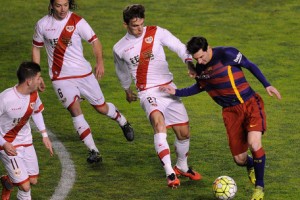  边路快马突破，单骑闯关上演帽子戏法