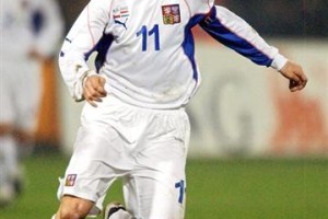  草根足球达人走红，平民英雄感动全网  