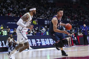  张镇麟隔扣外援辽宁战胜青岛展实力