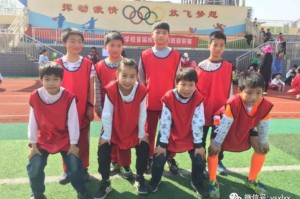  校园足球联赛开幕，青春激情点燃绿茵  