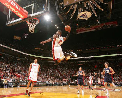  扣篮大赛惊艳全场，空中飞人演绎极致美学