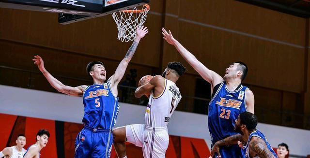  北控男篮防守漏勺遭广东宏远痛击