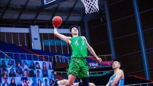  天才少年横空出世，打破最年轻进球纪录