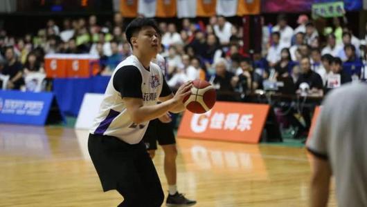  青训营潜力新星涌现，未来之星备受期待  